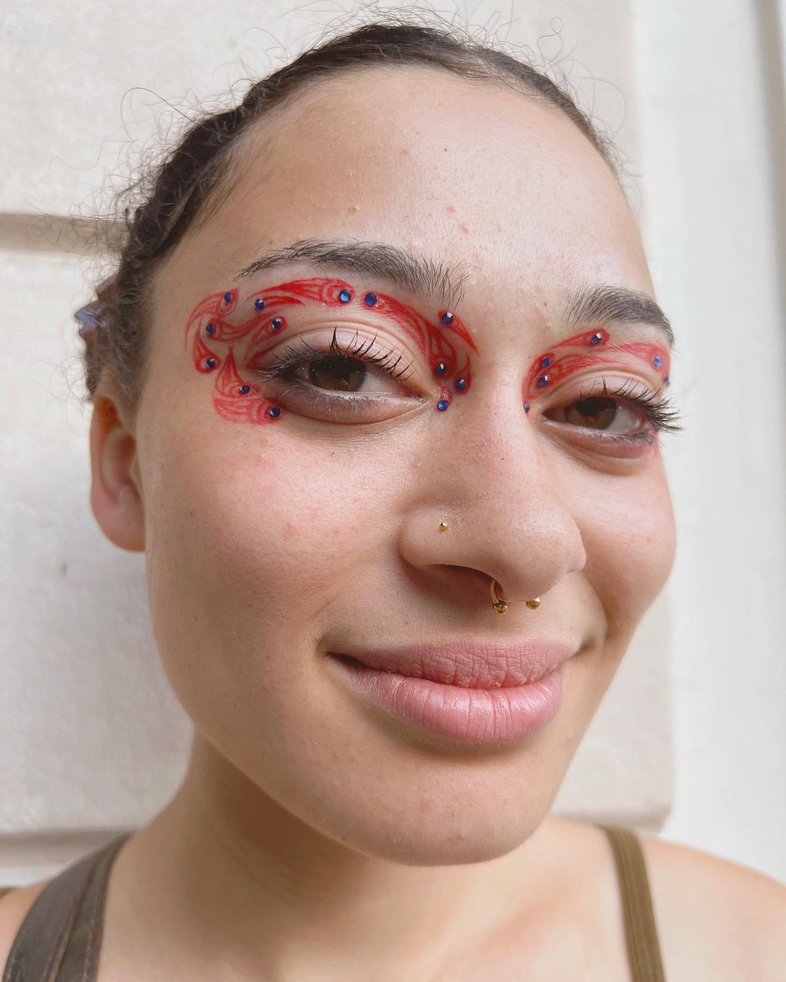 Contenu créatif — bijoux de visage